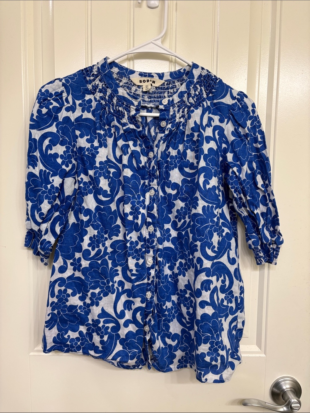 Boden 100% Linen Blue and White Floral Button-Front Shirt